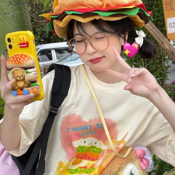 莉莉·詹姆斯 